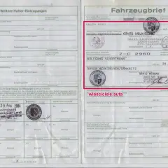 Niemiecki numer VIN na dokumencie Fahrzeugbrief. Widoczne wpisy dotyczące właścicieli i daty.