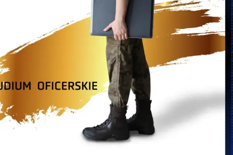 Osoba w mundurze wojskowym z teczką, tekst "Studium Oficerskie". Dowiedz się, jak zostać oficerem wojska po studiach cywilnych.