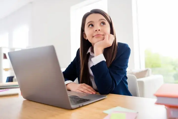 Jakie szkoły mają zdalne nauczanie? Sprawdź, gdzie się uczyć online