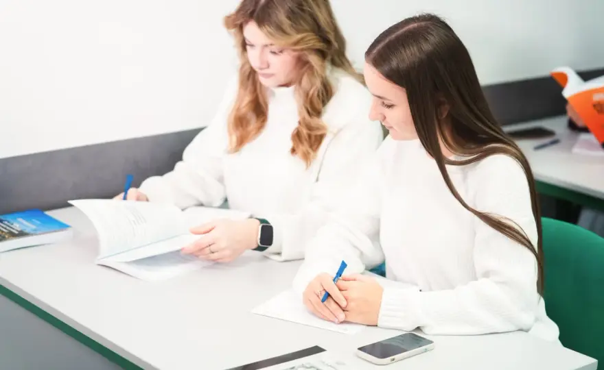 Gdzie pracować po Bezpieczeństwie Narodowym? Sprawdź ścieżki kariery