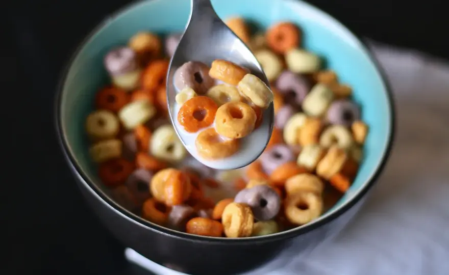 Cereal po polsku: Twój przewodnik po płatkach śniadaniowych