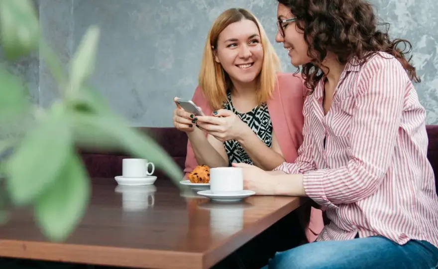 Tête-à-tête: znaczenie, użycie i polskie synonimy