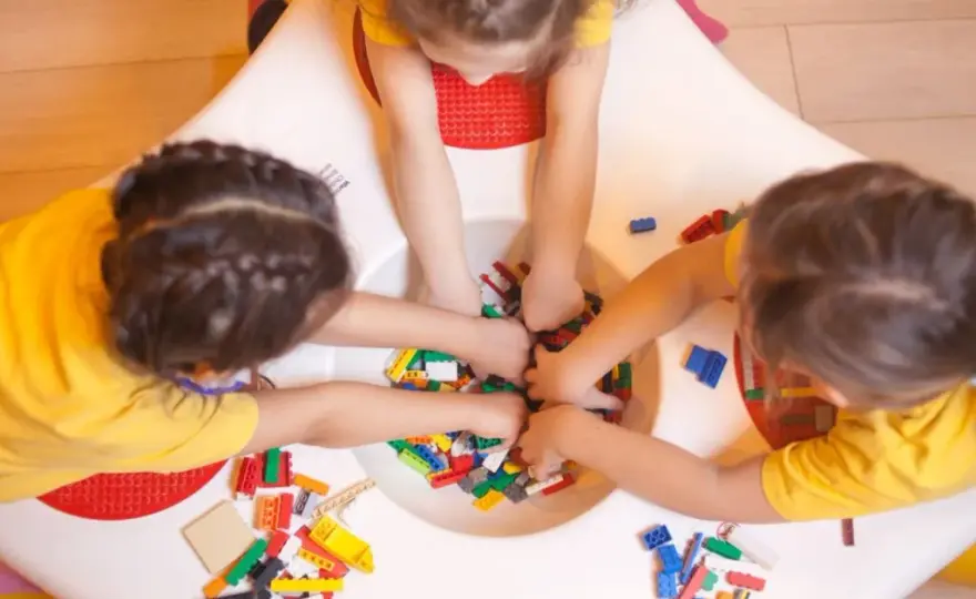 Zajęcia ruchowe z elementami integracji sensorycznej dla lepszej koncentracji dzieci