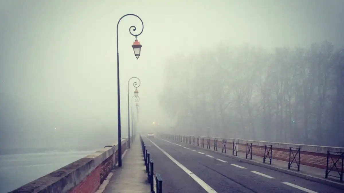 Mgła po francusku: le brouillard vs la brume kluczowe różnice