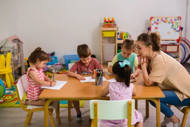Zajęcia z pedagogiem – jak pomóc dziecku z trudnościami edukacyjnymi