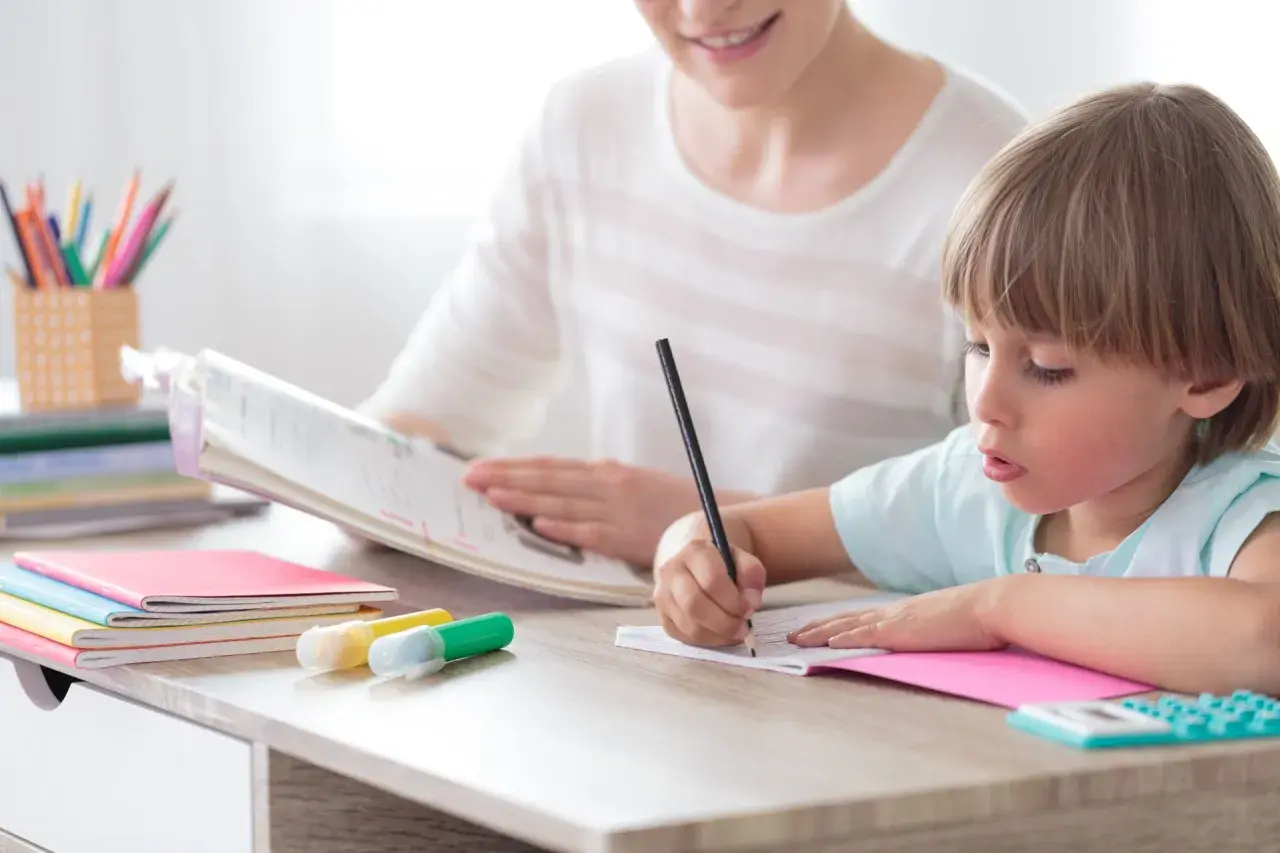 Zajęcia z terapii pedagogicznej w szkole podstawowej - kluczowe korzyści dla dzieci
