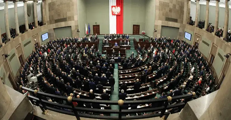 Zdjęcie Co znika z programu nauczania historii? Kontrowersje i zmiany w edukacji