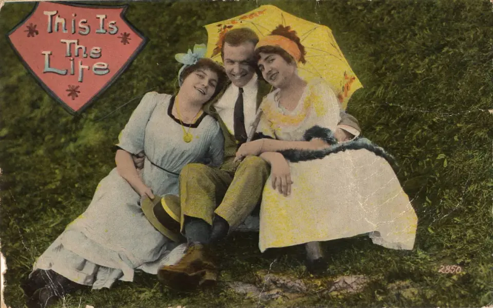 Ménage à trois: Co to znaczy po polsku? Wyjaśniamy.